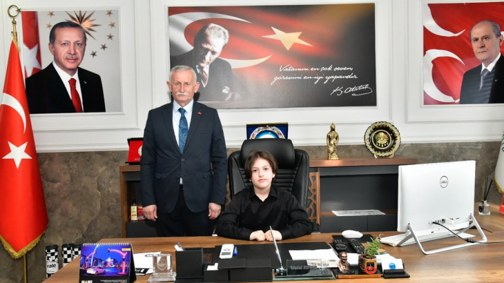 23 NİSAN’DA KOLTUK KAYRA MUSAB BAŞKANIN 